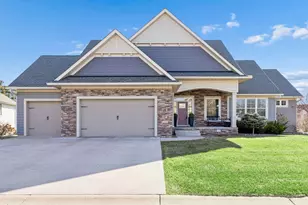 17 Crescent Ln, North Oaks, MN 55127 - Photo 1