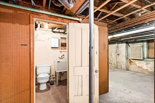 722 E 3rd St, Duluth, MN 55805 - Photo 31