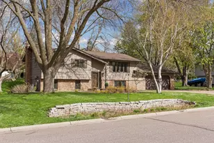 2720 Pineview Ln N, Plymouth, MN 55441 - Photo 37