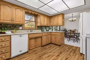 2720 Pineview Ln N, Plymouth, MN 55441 - Photo 9