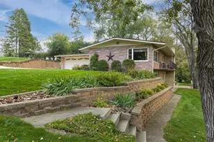 1800 Hiawatha Ct NE, Rochester, MN 55906 - Photo 3