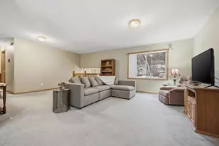 716 Hallstrom Dr, Red Wing, MN 55066 - Photo 5