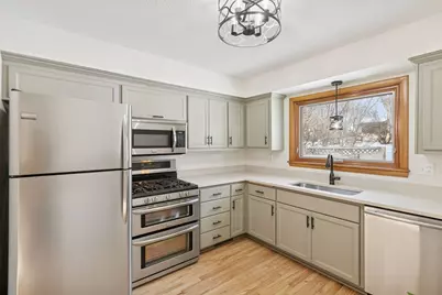 8301 34th Avenue N, New Hope, MN 55427 - Photo 5