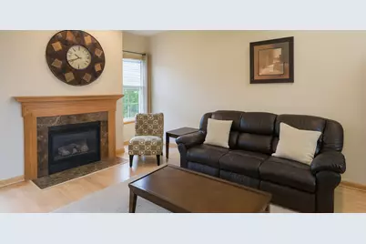 6869 Folkestone Road #614, Apple Valley, MN 55124 - Photo 5