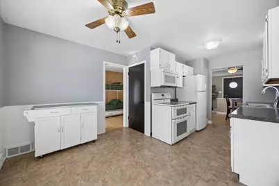 1206 Oakcrest Avenue, Roseville, MN 55113 - Photo 7