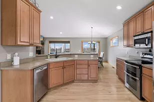 909 Firethorne Trail, Jordan, MN 55352 - Photo 9