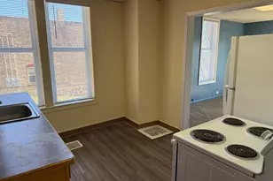 525 W 4th St, Duluth, MN 55806 - Photo 9