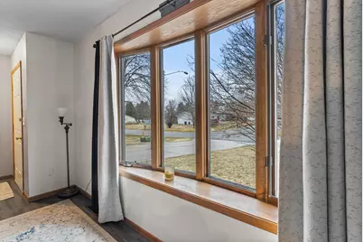 900 Southview Avenue, Braham, MN 55006 - Photo 9