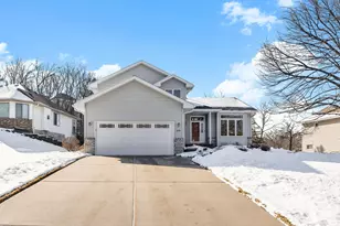 2290 Hillwood Dr E, Maplewood, MN 55119 - Photo 1