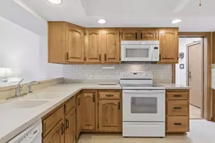 8430 Pennsylvania Rd, Bloomington, MN 55438 - Photo 17