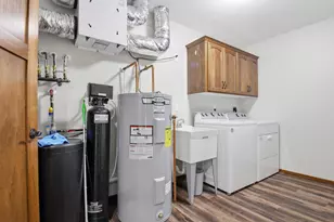 465 Meadow View Ct, Paynesville, MN 56362 - Photo 7