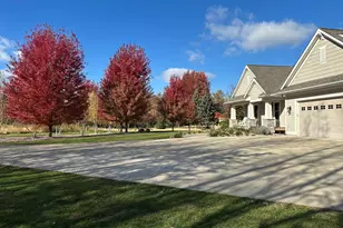 24111 Rice Lake Dr, Lakeville, MN 55044 - Photo 25