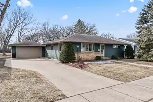 1906 7th Ave SE, Austin, MN 55912 - Photo 1