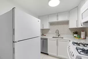 4820 Park Commons Dr, Saint Louis Park, MN 55416 - Photo 9