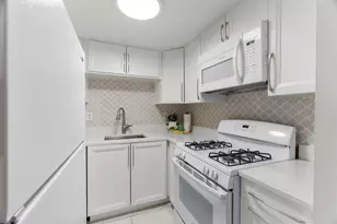 4820 Park Commons Dr, Saint Louis Park, MN 55416 - Photo 7