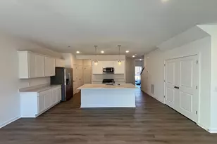 9228 Larimar Trl, Eden Prairie, MN 55347 - Photo 5