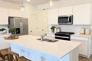 9252 Larimar Trl, Eden Prairie, MN 55347 - Photo 5