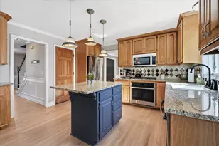 1237 Summit Oaks Dr, Burnsville, MN 55337 - Photo 7