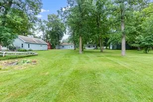 910 E Evergreen St, Isle, MN 56342 - Photo 25