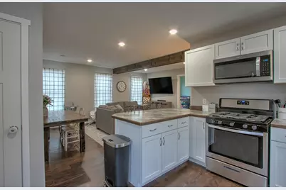 212 Forest Avenue W, Mora, MN 55051 - Photo 7