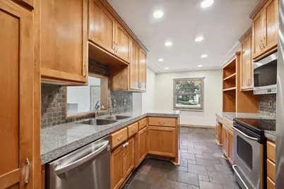 6802 Cottonwood Lane N, Maple Grove, MN 55369 - Photo 15