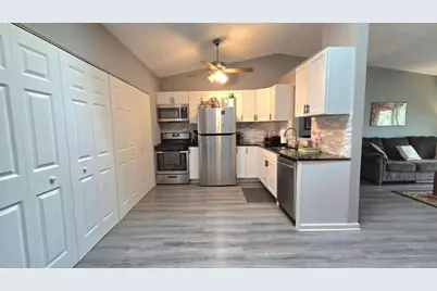 2063 N Park Drive #6, Saint Paul, MN 55119 - Photo 1