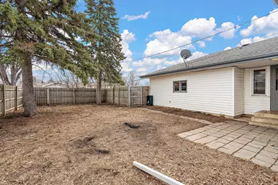 237 S Chestnut Street, Belle Plaine, MN 56011 - Photo 29