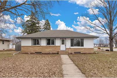 237 S Chestnut Street, Belle Plaine, MN 56011 - Photo 1