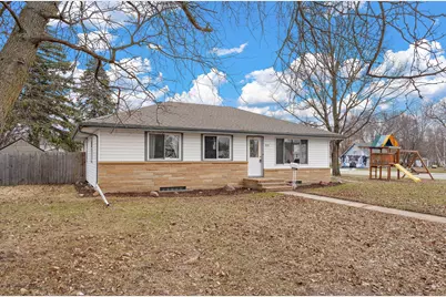 237 S Chestnut Street, Belle Plaine, MN 56011 - Photo 3