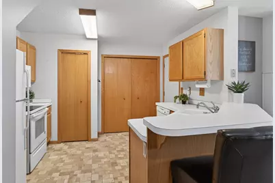 4065 Wilshire Circle #8, Shoreview, MN 55126 - Photo 7