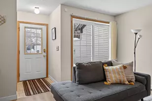 4065 Wilshire Cir, Shoreview, MN 55126 - Photo 3