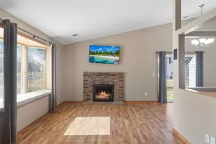 3637 Gershwin Ln N, Oakdale, MN 55128 - Photo 3