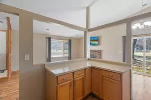 3637 Gershwin Ln N, Oakdale, MN 55128 - Photo 7