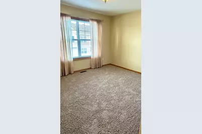 1953 Commonwealth Boulevard #3, Chanhassen, MN 55317 - Photo 11