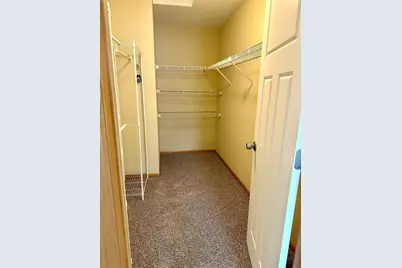 1953 Commonwealth Boulevard #3, Chanhassen, MN 55317 - Photo 9