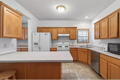 2897 Mark Twain Drive, Chaska, MN 55318 - Photo 3