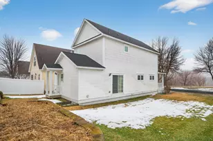 2897 Mark Twain Dr, Chaska, MN 55318 - Photo 41