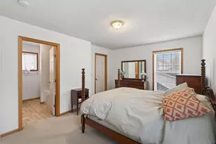 2897 Mark Twain Dr, Chaska, MN 55318 - Photo 17