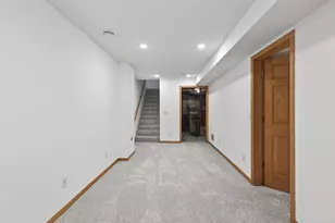 2897 Mark Twain Dr, Chaska, MN 55318 - Photo 27