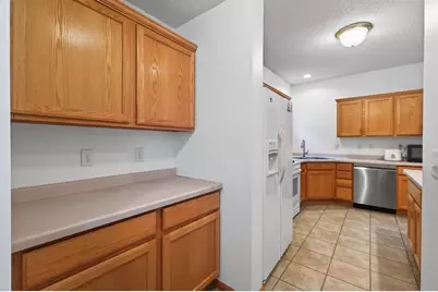 2897 Mark Twain Drive, Chaska, MN 55318 - Photo 5