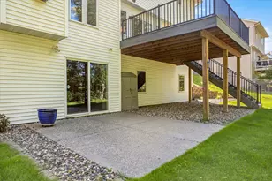 9020 Parkside Dr, Woodbury, MN 55125 - Photo 43