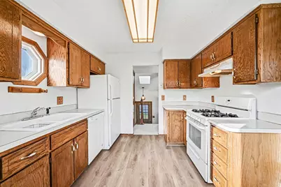 1508 84th Avenue N, Brooklyn Park, MN 55444 - Photo 7