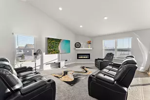 5124 Mustang Cir, Woodbury, MN 55129 - Photo 17