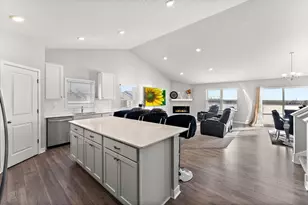 5124 Mustang Cir, Woodbury, MN 55129 - Photo 23