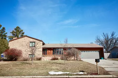 412 18th Avenue N, Wahpeton,  58075 - Photo 1