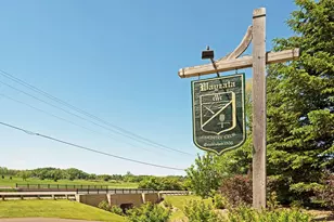 1042 E Circle Dr, Wayzata, MN 55391 - Photo 23