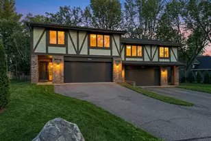 1042 E Circle Dr, Wayzata, MN 55391 - Photo 7