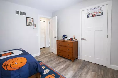 1042 E Circle Drive, Wayzata, MN 55391 - Photo 11