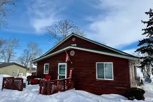 38492 Beach St, Warroad, MN 56763 - Photo 3