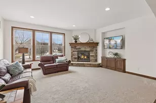 17118 Hollyhock Ct, Lakeville, MN 55044 - Photo 19